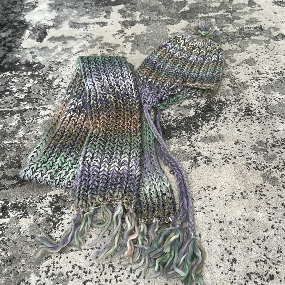 Claire’s multi colored purple pastel and metallic beanie and scarf set nwot